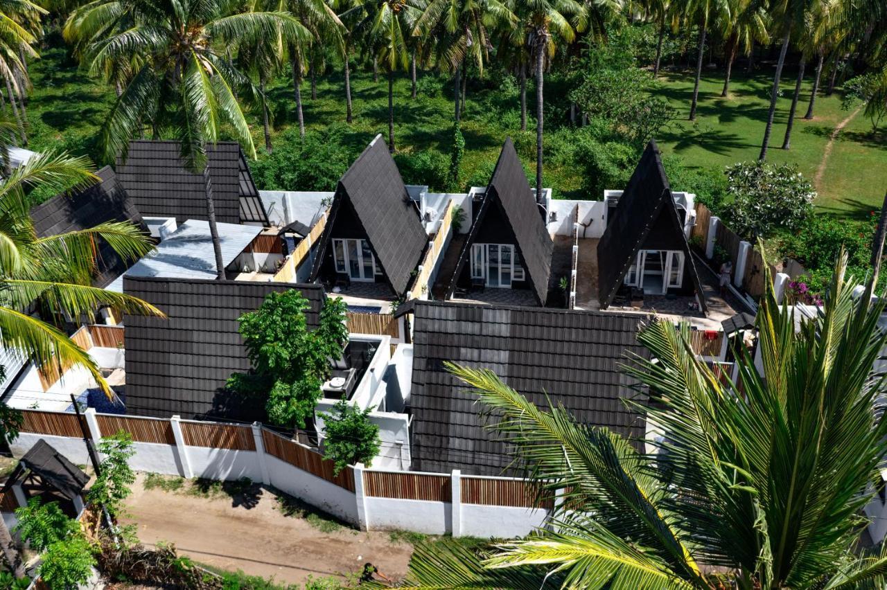Sanctum Dive Bungalows With Private Pool Гілі-Траванган Екстер'єр фото