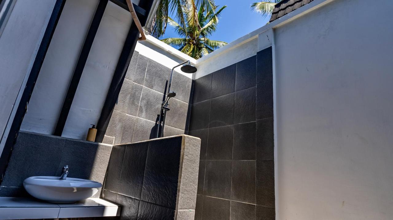 Sanctum Dive Bungalows With Private Pool Гілі-Траванган Екстер'єр фото